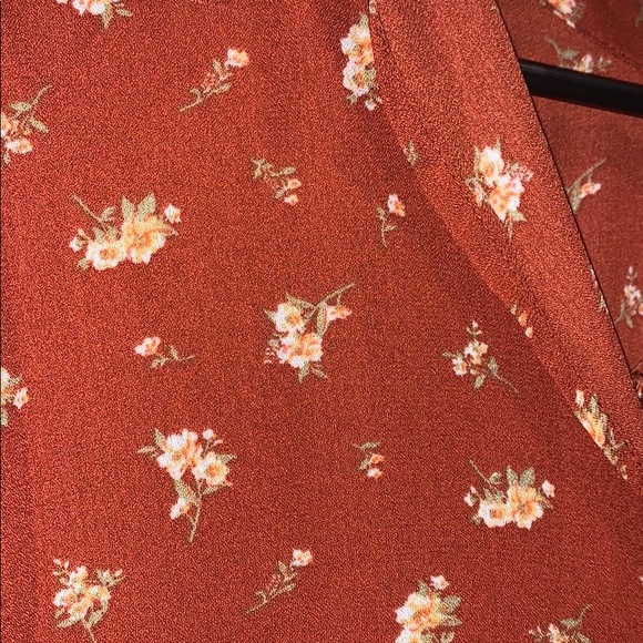 button top - Picture 3 of 3